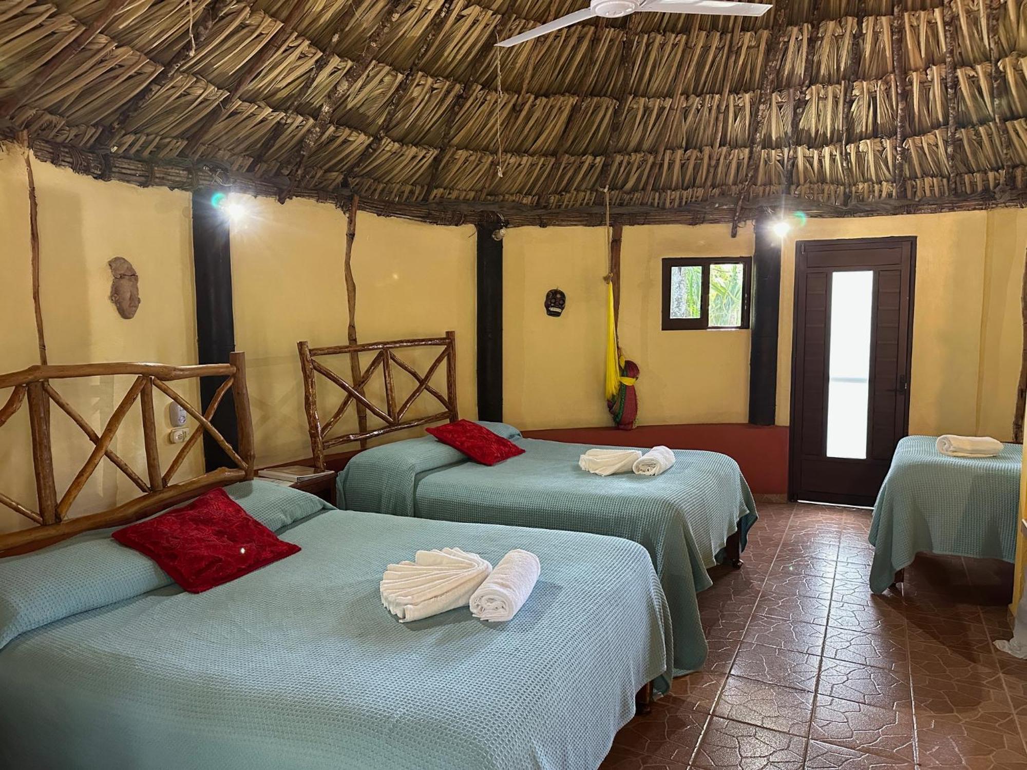 The Pickled Onion B&B And Restaurant Uxmal Santa Elena Buitenkant foto