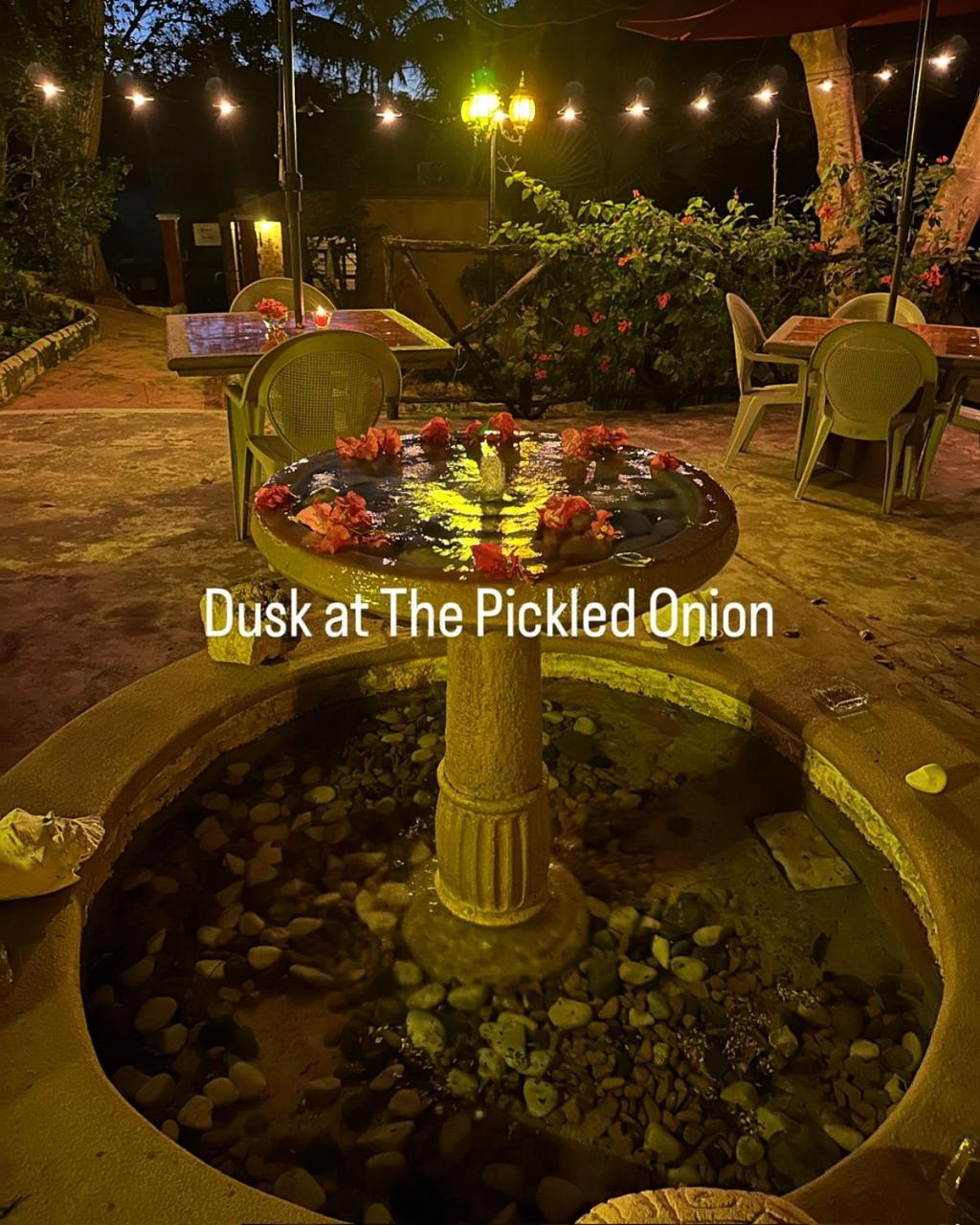 The Pickled Onion B&B And Restaurant Uxmal Santa Elena Buitenkant foto