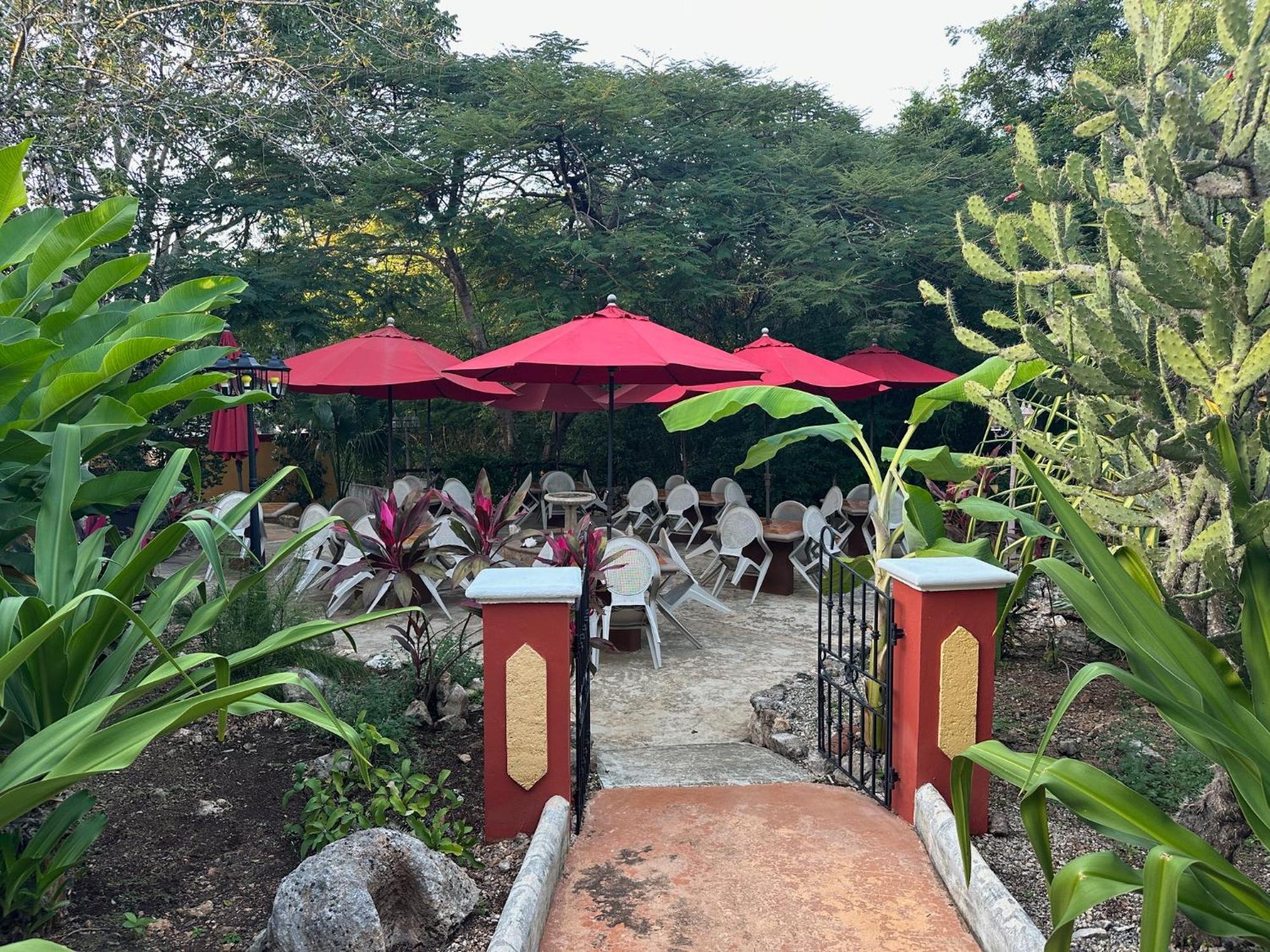 The Pickled Onion B&B And Restaurant Uxmal Santa Elena Buitenkant foto
